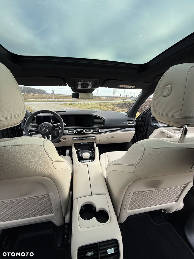 Mercedes-Benz GLS - 12