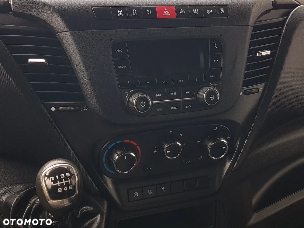 Iveco DAILY KONTENER NISKOPODŁOGOWY 4,43x2,23x2,42 SKLEP KAMPER KONIOWÓZ BAR KLIMA - 10