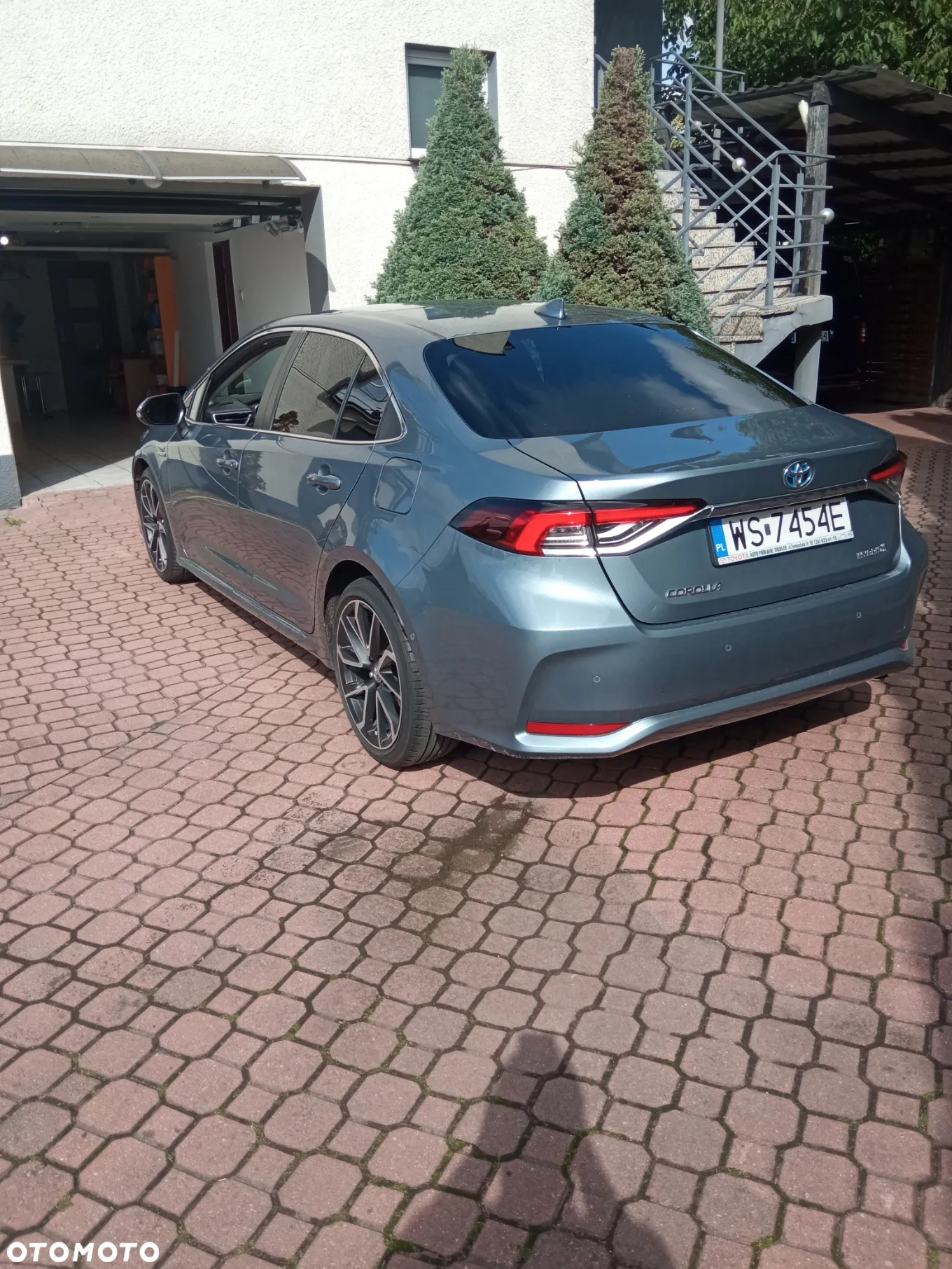 Toyota Corolla 1.8 Hybrid Executive - 3