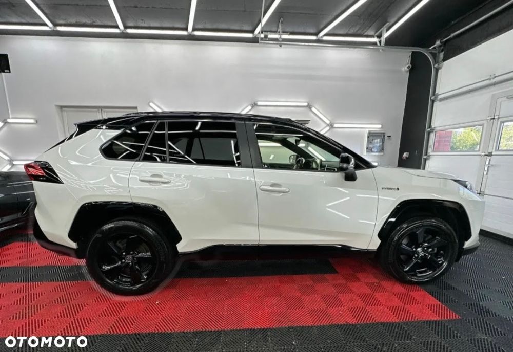 Toyota RAV4 - 1