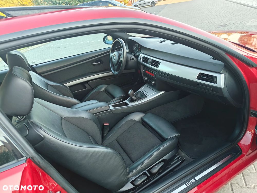 BMW Seria 3 320i - 36