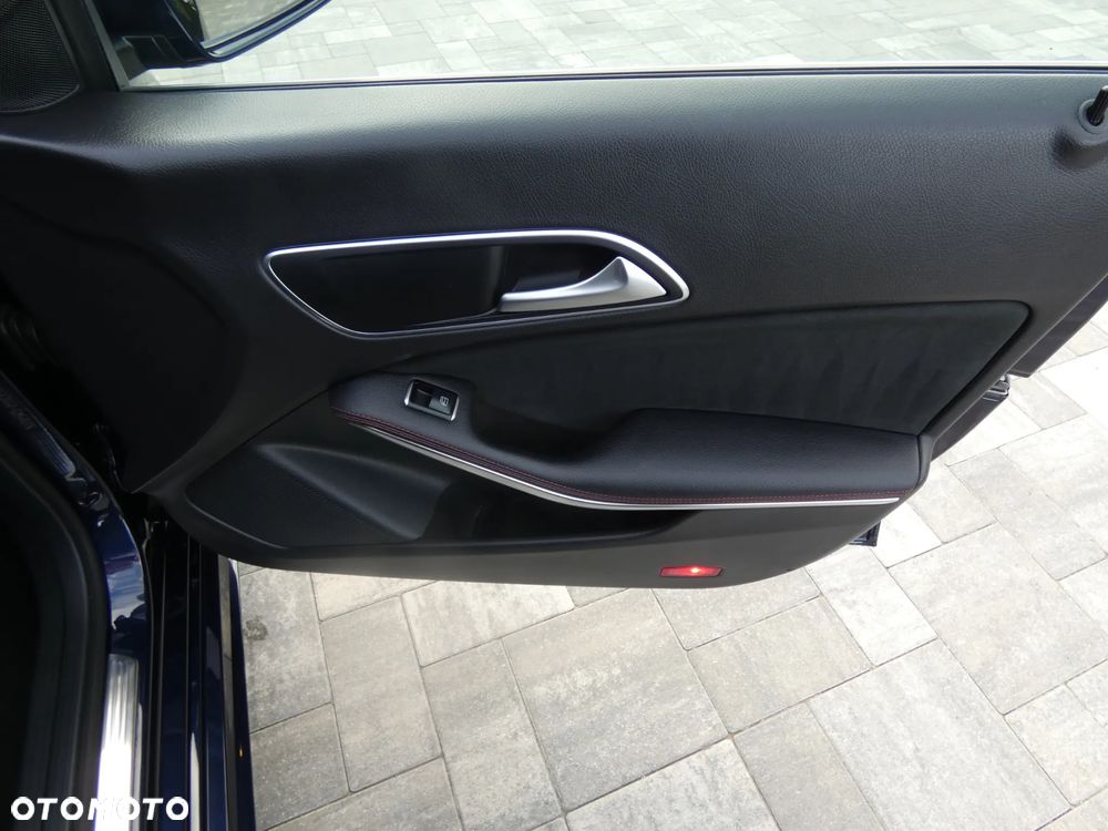 Mercedes-Benz CLA 250 Sport 4-Matic - 38