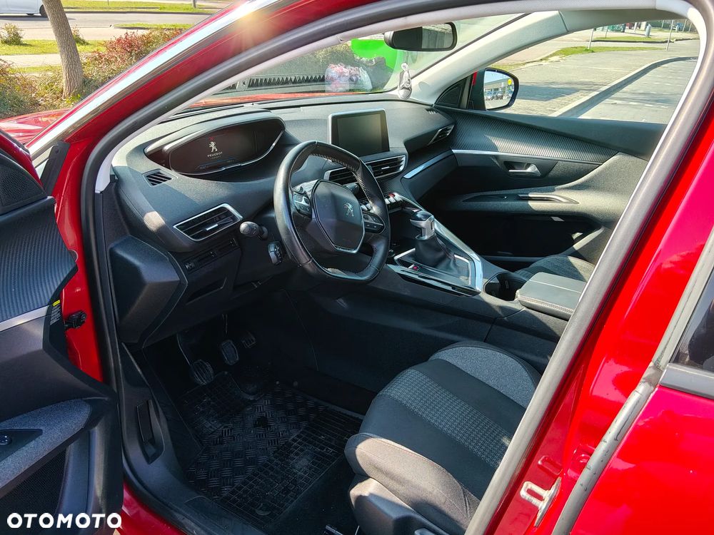 Peugeot 3008 1.2 PureTech Allure S&S - 5