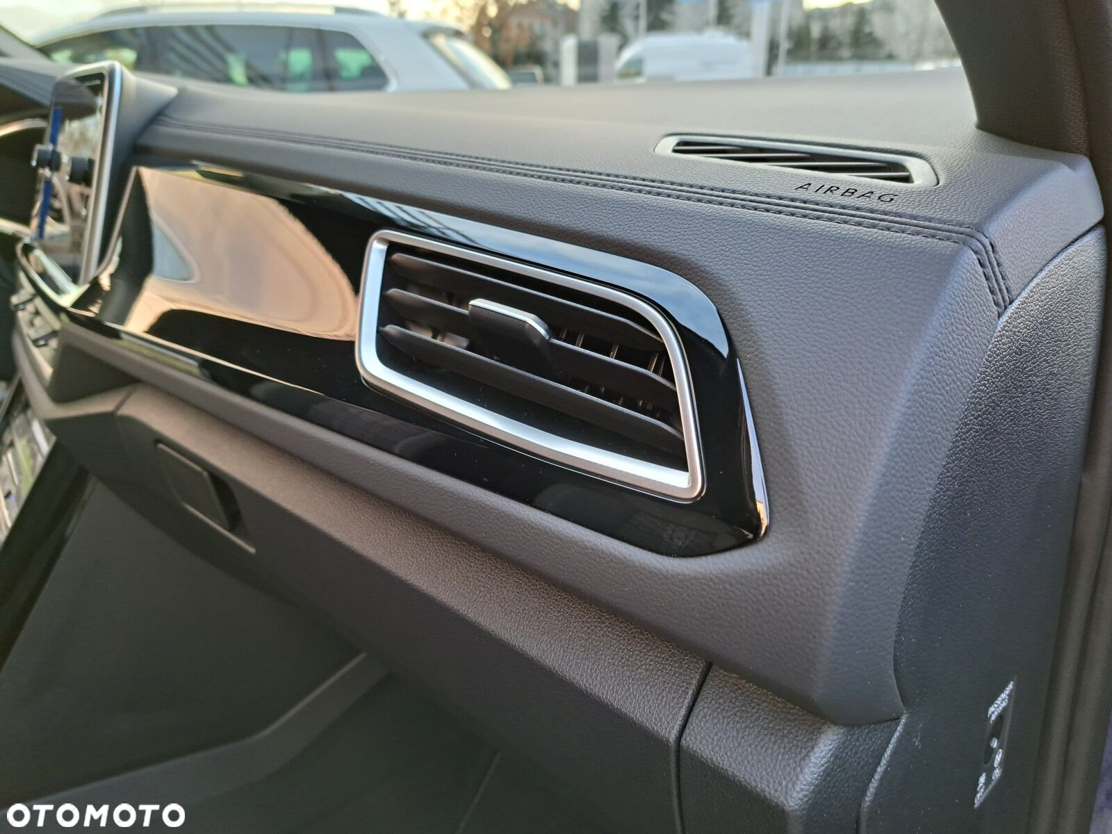 Volkswagen T-Roc 1.5 TSI R-Line Plus DSG - 32