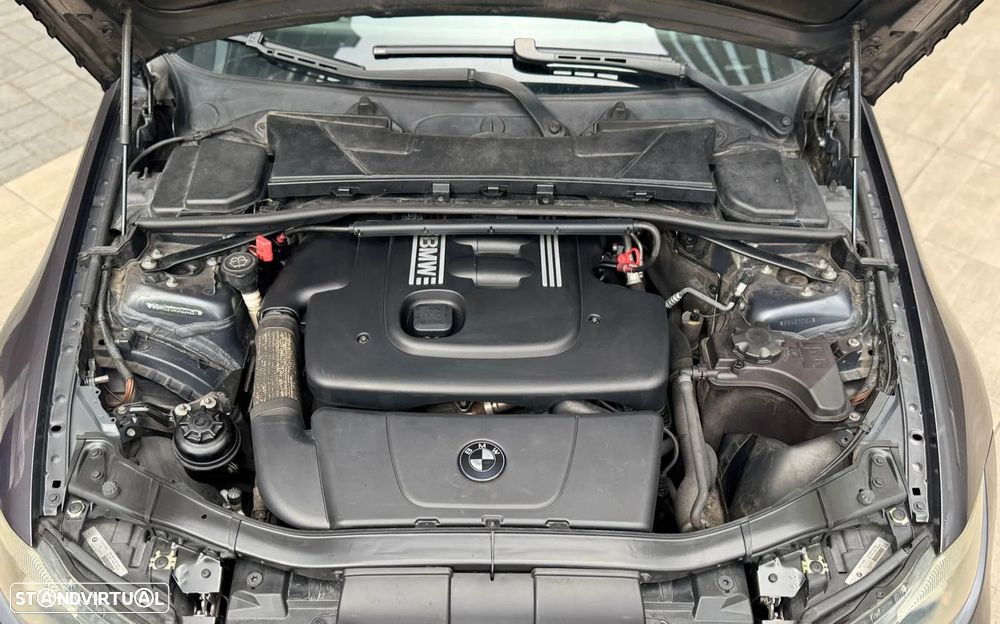 BMW 320 dA Exclusive - 16