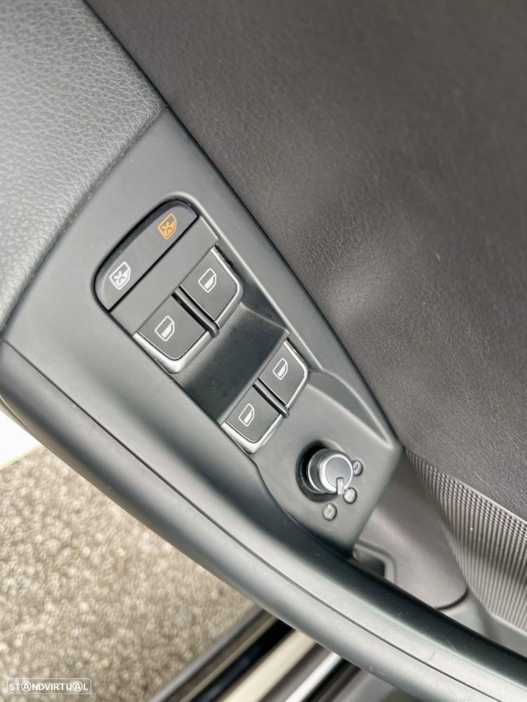 Audi Q3 2.0 TFSI quattro S tronic design - 18