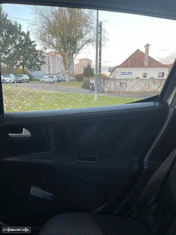 Peugeot 207 SW 1.6 HDi Outdoor - 28