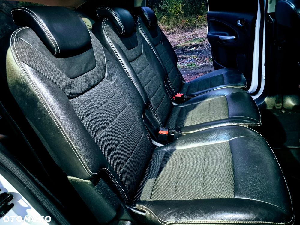 Ford S-Max - 7