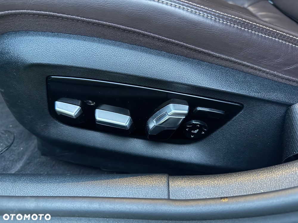 BMW Seria 5 540i xDrive Luxury Line sport - 15