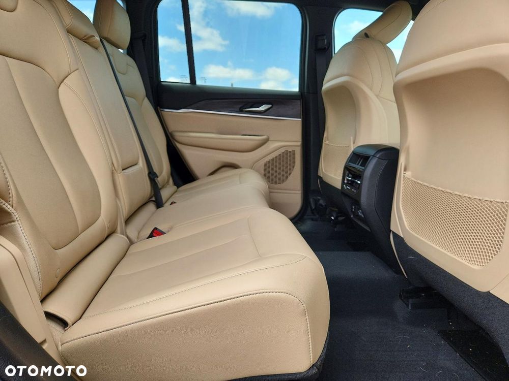 Jeep Grand Cherokee - 10