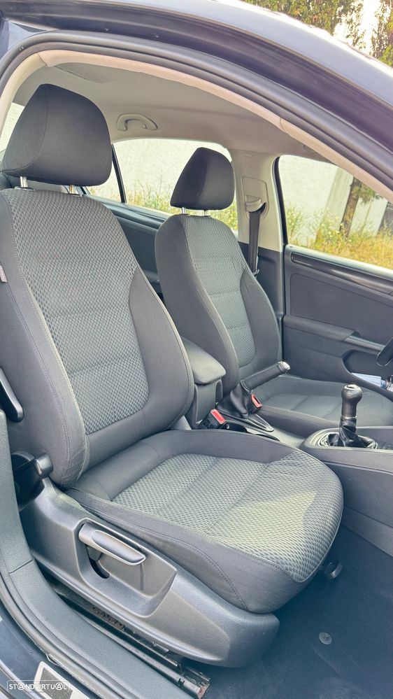 VW Jetta - 8