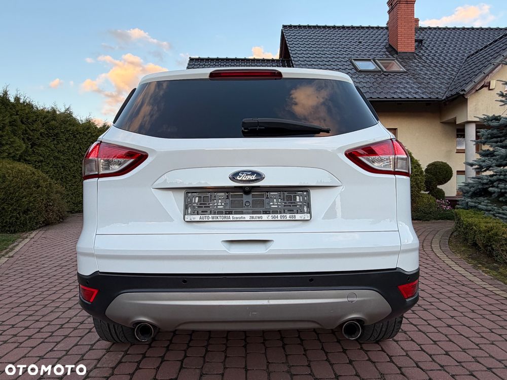 Ford Kuga 2.0 TDCi 2x4 Titanium - 4