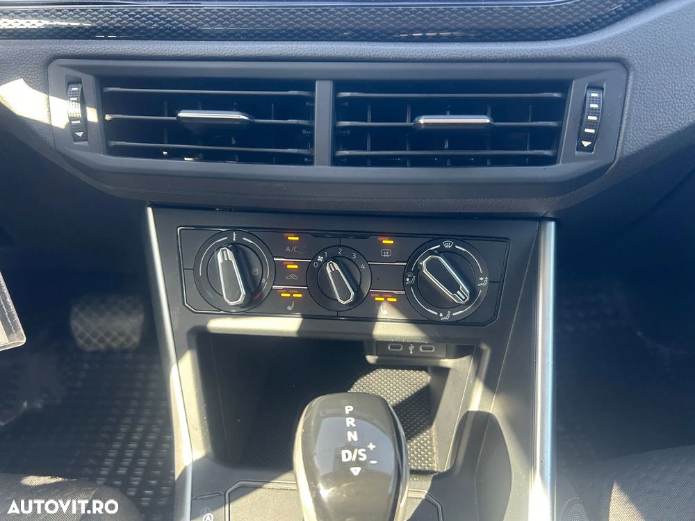 Volkswagen Polo 1.0 TSI DSG Life - 30