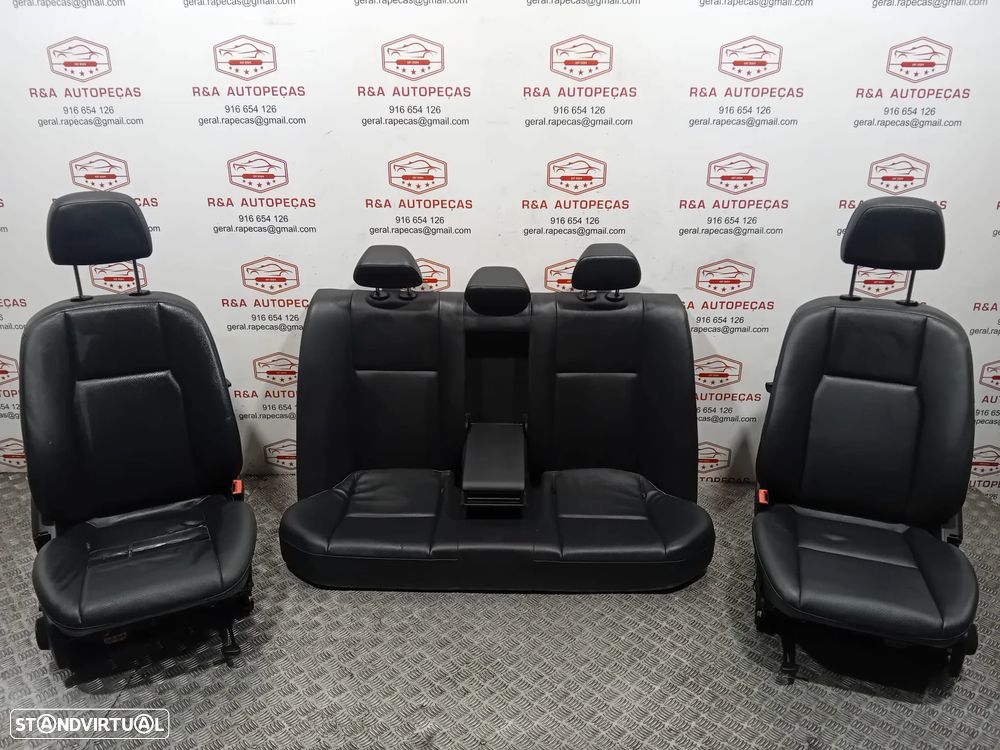 Conjunto de Bancos Mercedes Class C W204 Sedan em Pele Original - 16