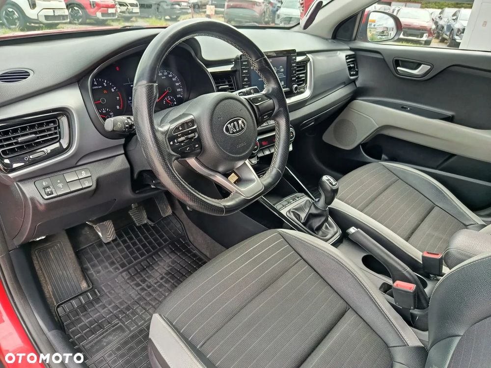 Kia Stonic 1.4 L - 9