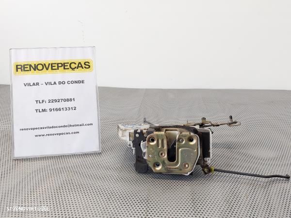 Fecho Porta Tras Dto Nissan Navara Camião De Plataforma/Chassis (D22) - 1