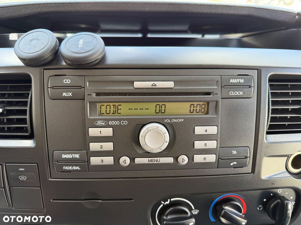 Ford Transit Furgon Warsztat 4x4 L2H2 2.2 TDCI 125KM 4x4 - 17