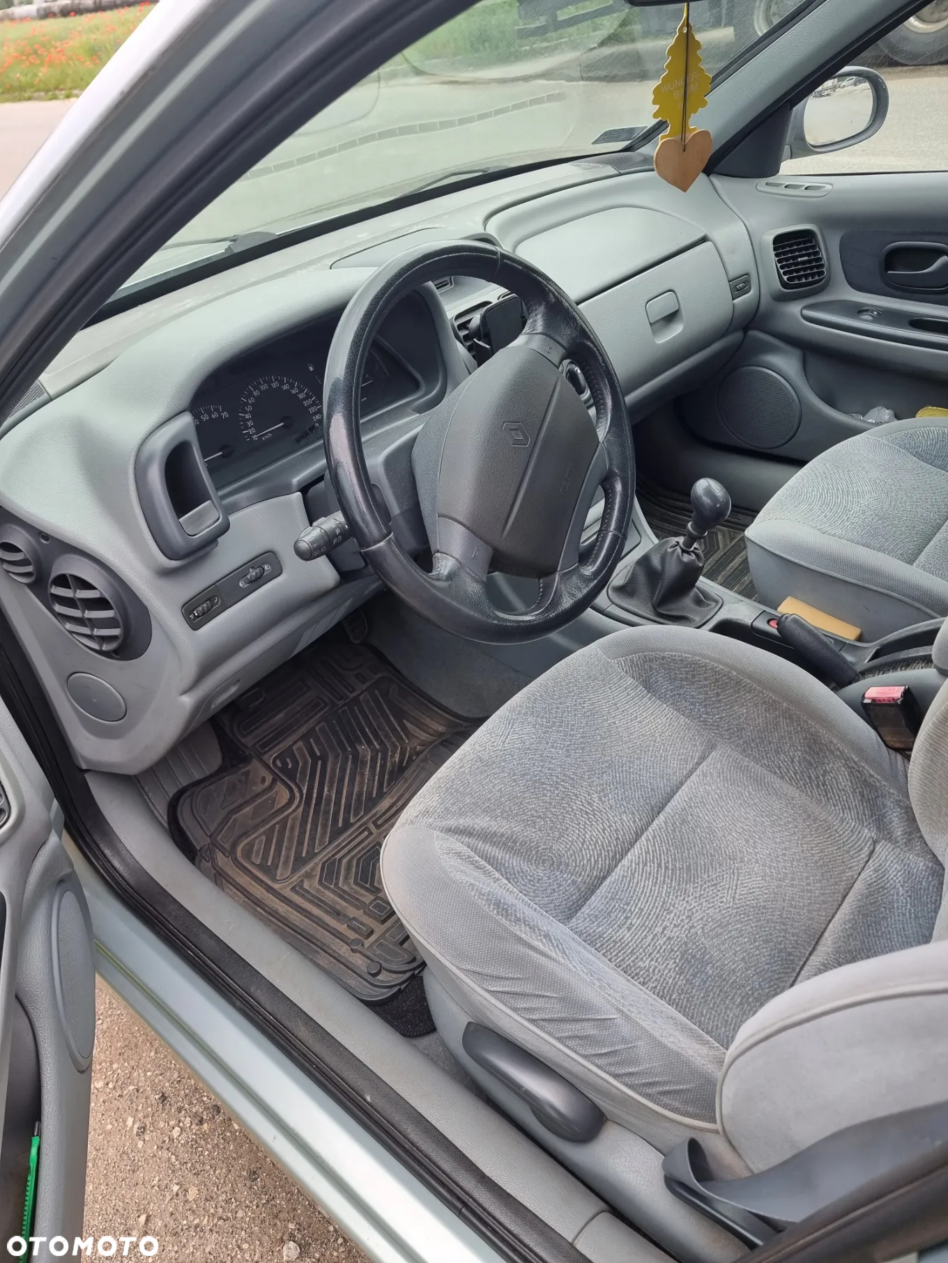 Renault Laguna 1.6 Concorde - 2