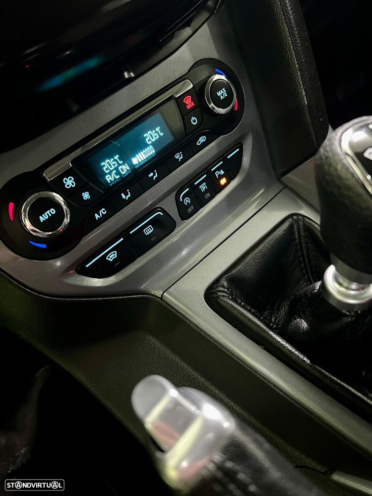 Ford Focus SW 1.6 TDCi ECOnetic 88g S&S Titanium - 11