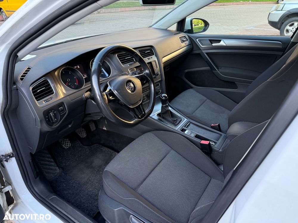 Volkswagen Golf - 12