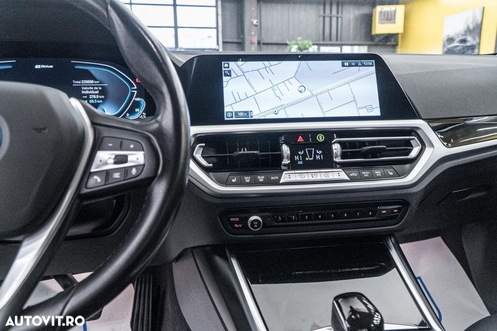 BMW Seria 3 320e AT PHEV - 28