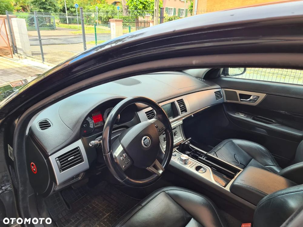 Jaguar XF 3.0 V6 S Luxury - 4