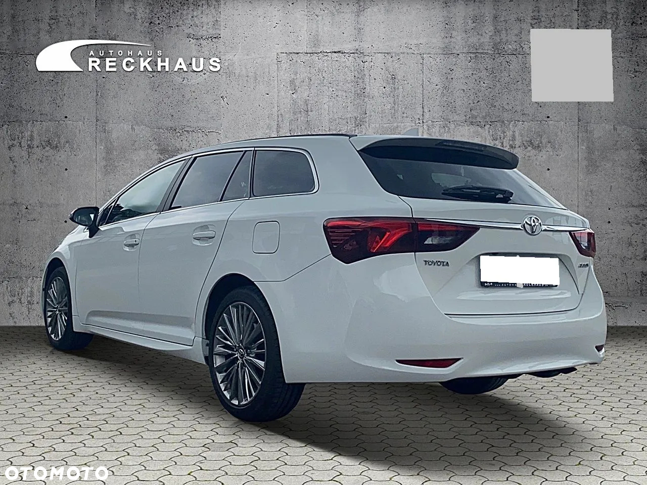 Toyota Avensis 2.0 D-4D Premium - 8