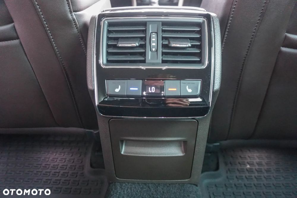 Skoda Superb 2.0 TSI L&K DSG - 31