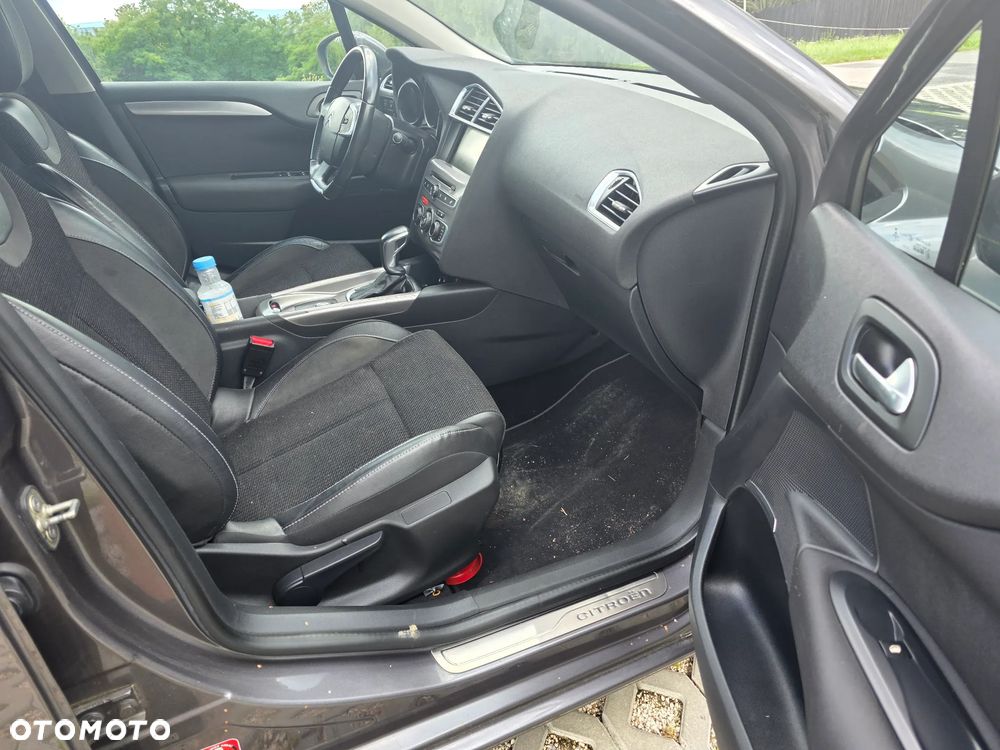 Citroën C4 e-HDi 115 ETG6 Exclusive - 11