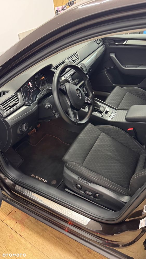 Skoda Superb 2.0 TDI DSG Style - 8