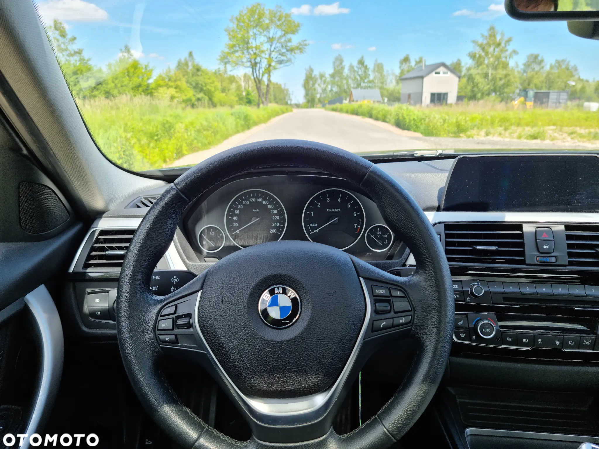 BMW Seria 3 330i Advantage - 28
