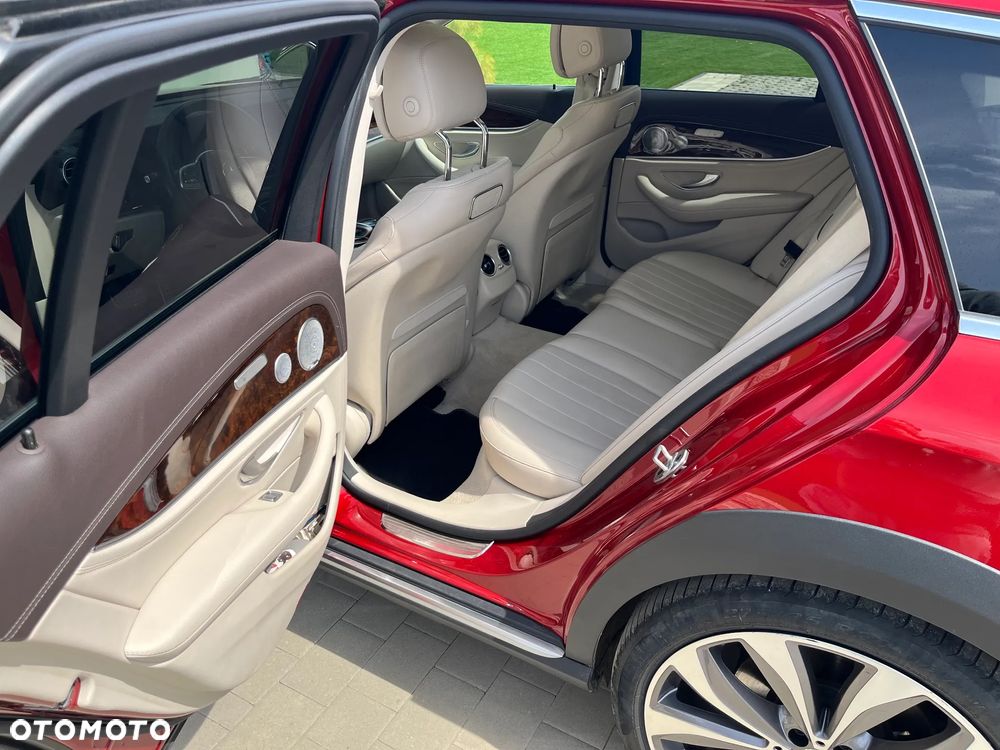 Mercedes-Benz Klasa E 400 d 4-Matic All-Terrain 9G-TRONIC - 13