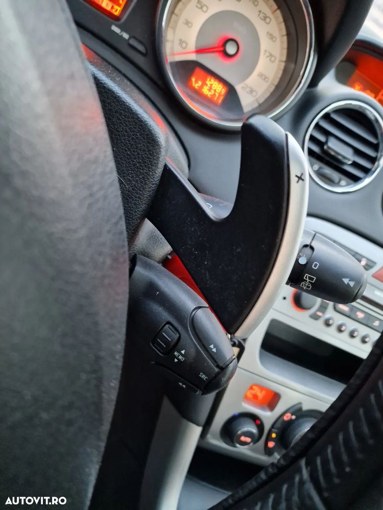 Peugeot 308 1.6HDi Premium Pack Aut - 18