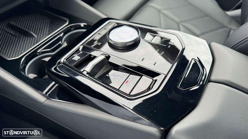 BMW 520 d Pack Desportivo M - 12