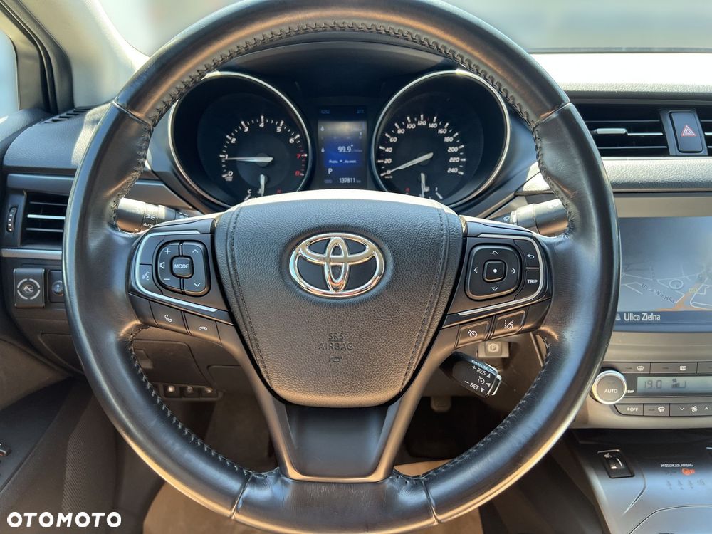 Toyota Avensis - 11