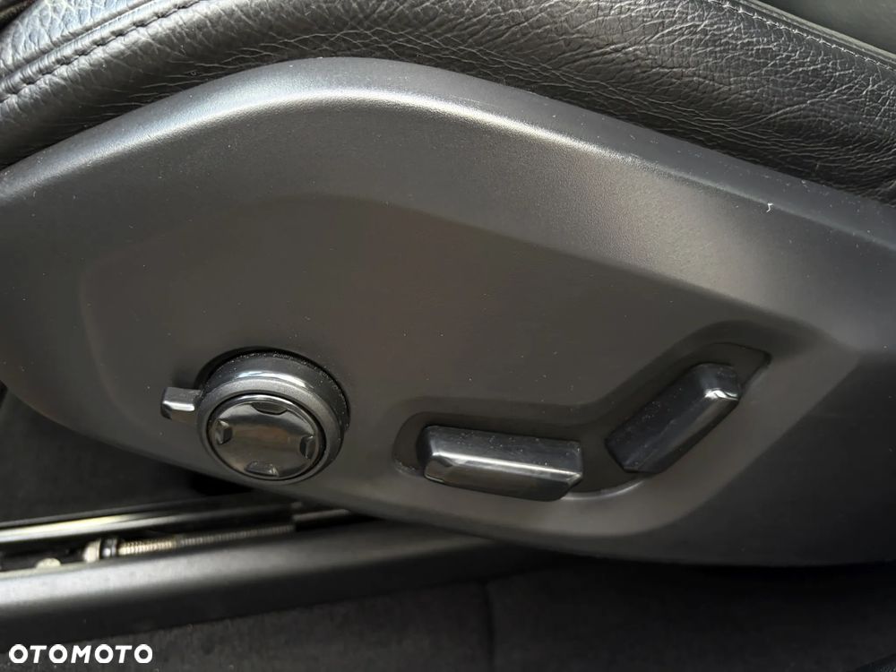 Volvo XC 60 - 33