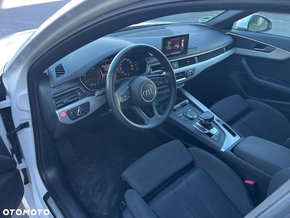 Audi A4 Avant 2.0 TDI S tronic quattro - 28