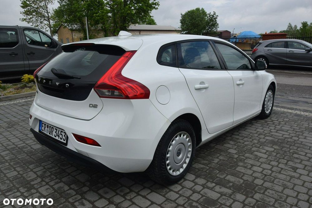 Volvo V40 D2 - 10
