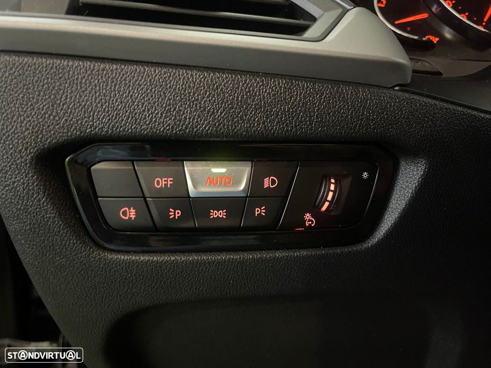 BMW 318 d Touring Advantage - 33