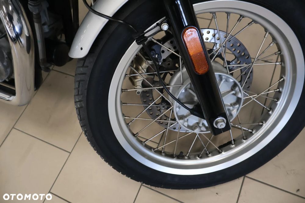 Royal Enfield Interceptor - 13