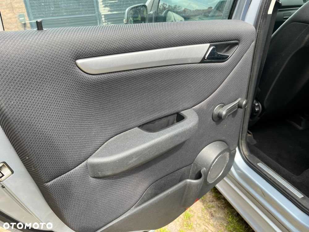 Mercedes-Benz Klasa B 180 CDI Autotronic Special Edition - 14