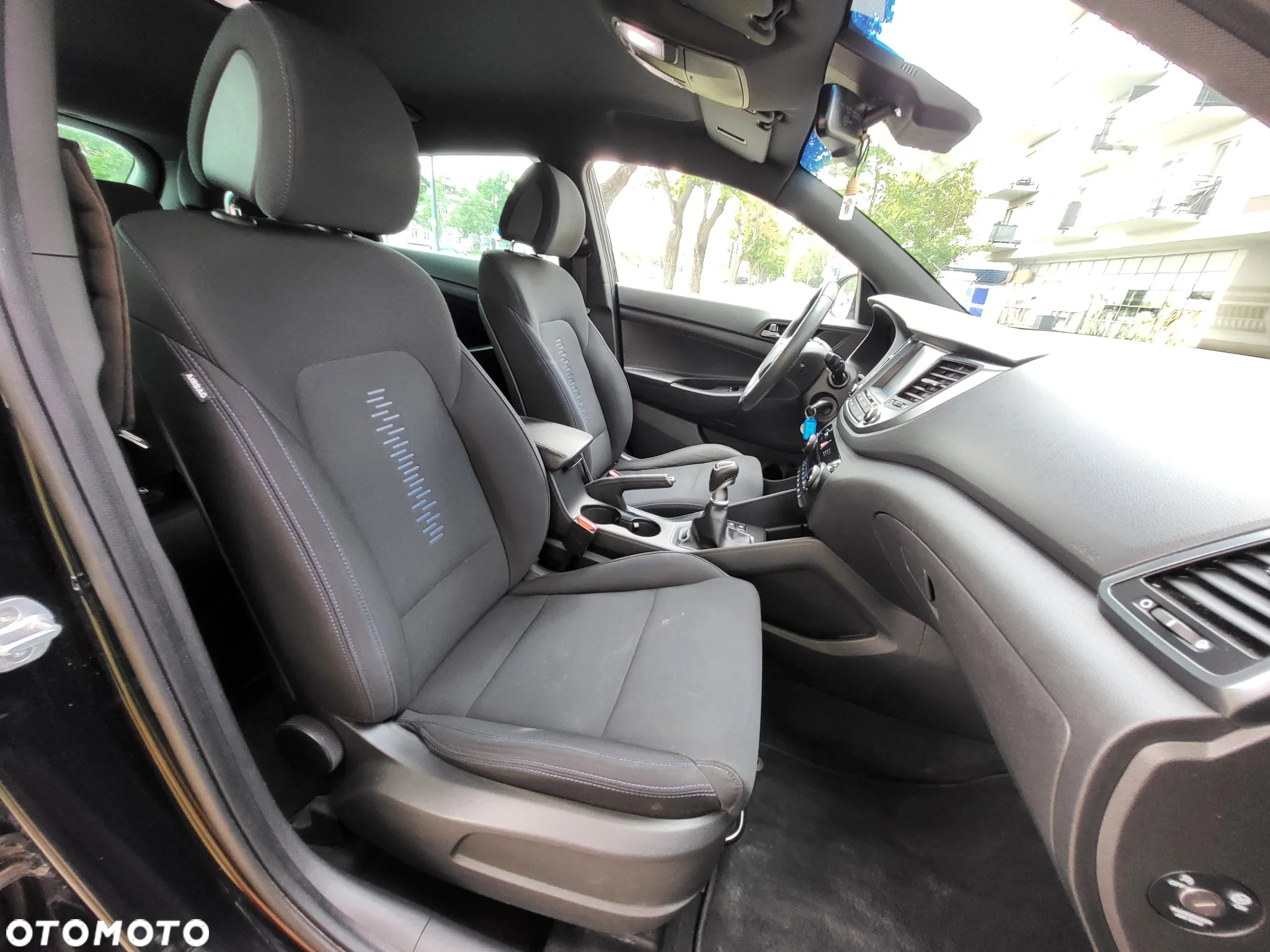 Hyundai Tucson 1.6 GDI BlueDrive GO 2WD - 36