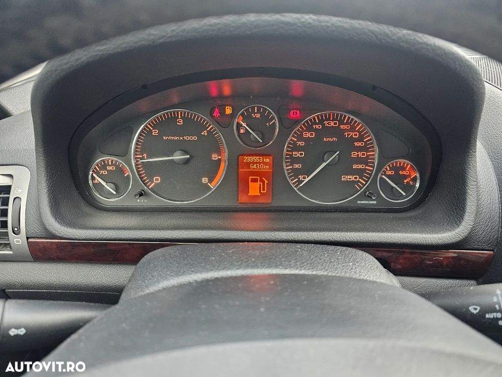 Peugeot 407 HDi 110 Business Line - 14