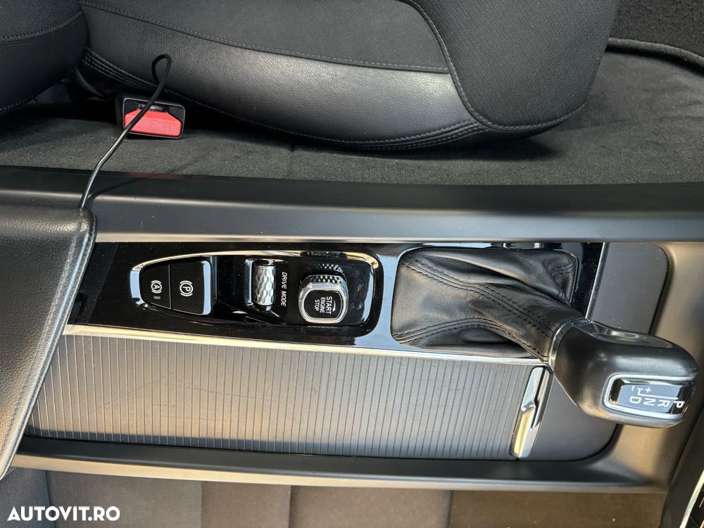 Volvo XC 60 D4 AWD Geartronic Momentum - 15