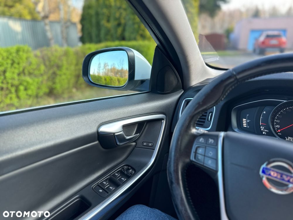 Volvo S60 D4 Drive-E Momentum - 15