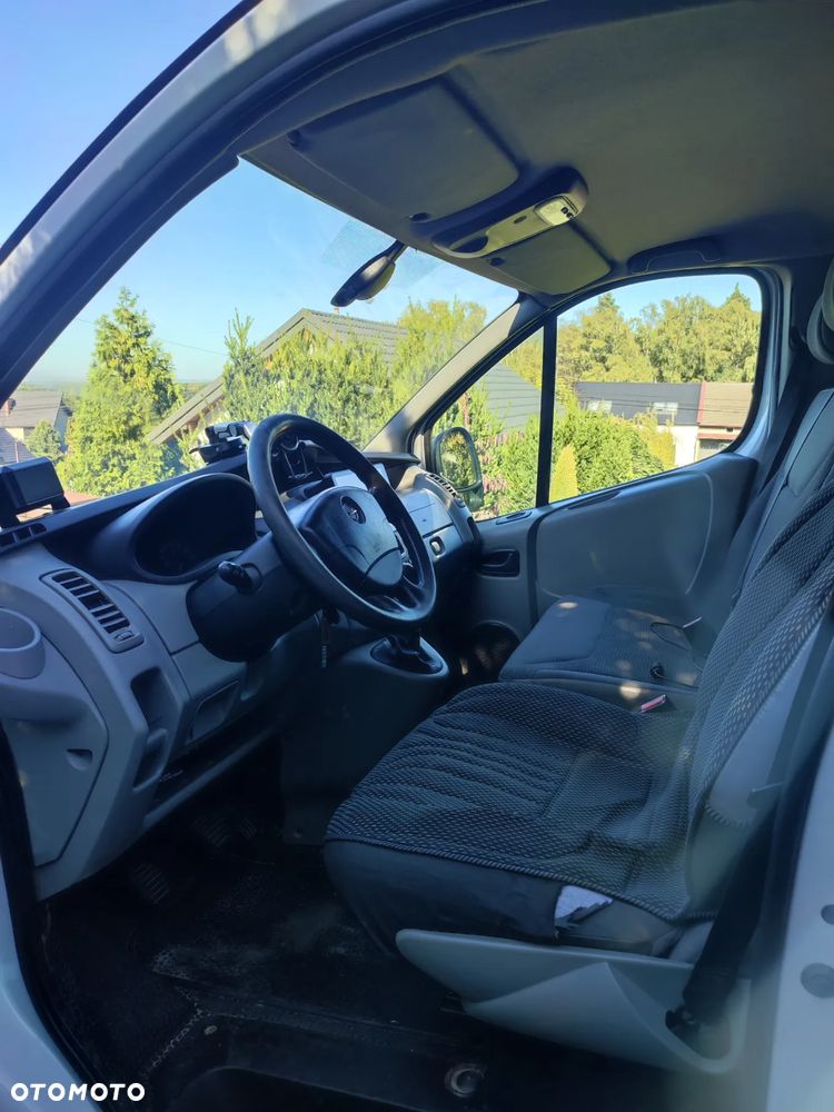 Opel Vivaro - 11