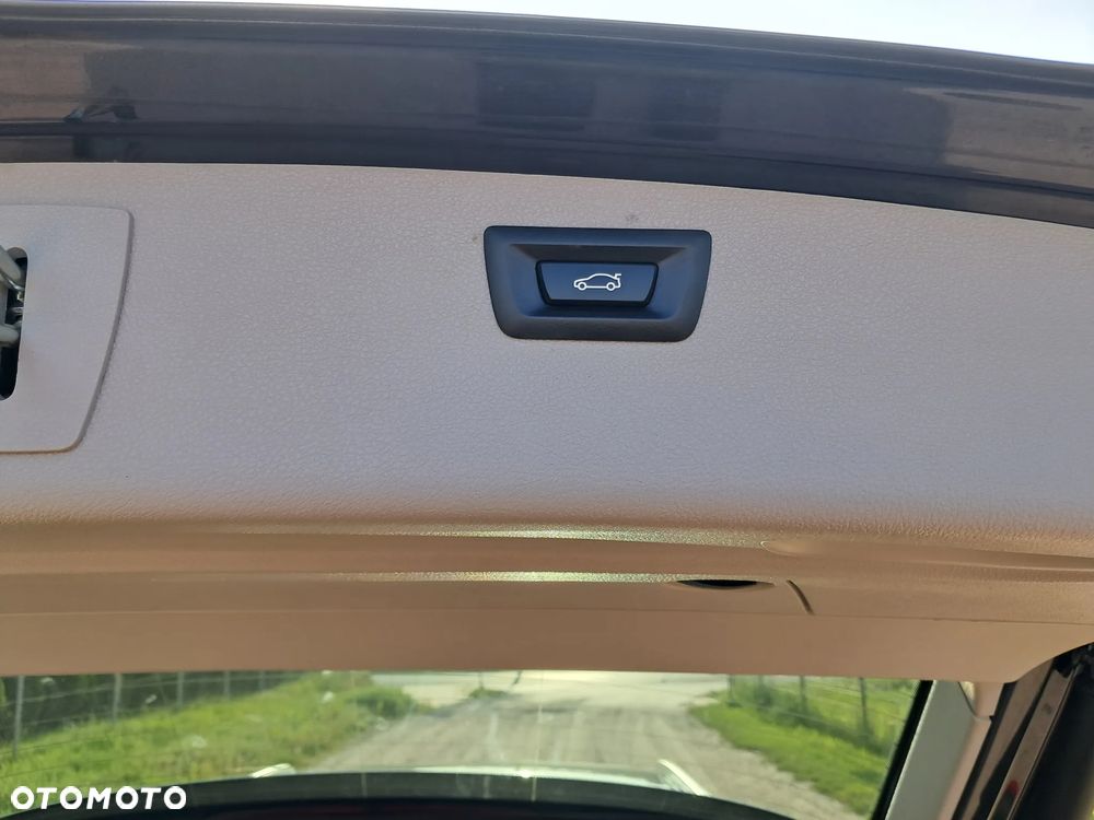 BMW Seria 3 320d Sport Line - 24