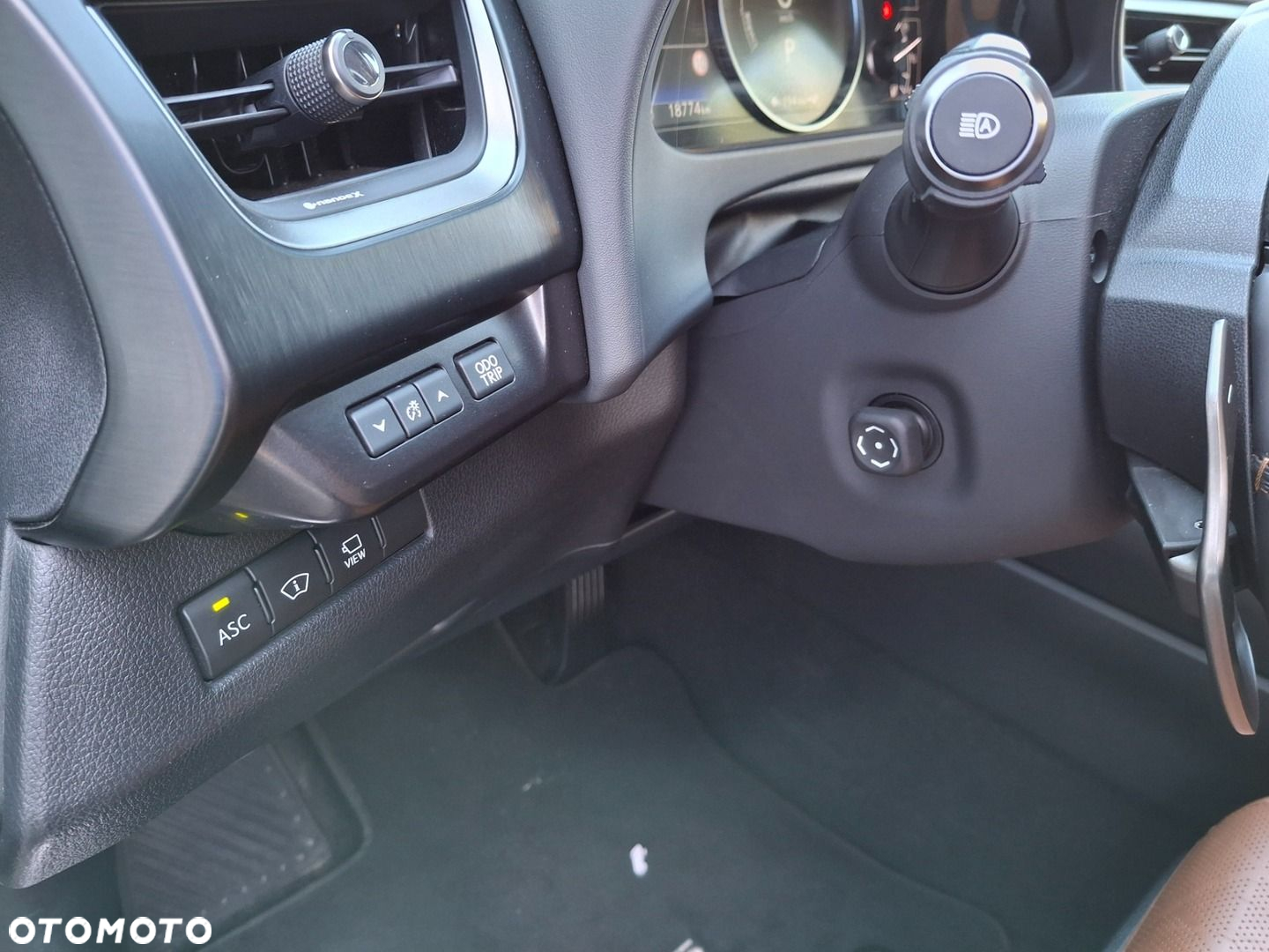 Lexus UX - 17