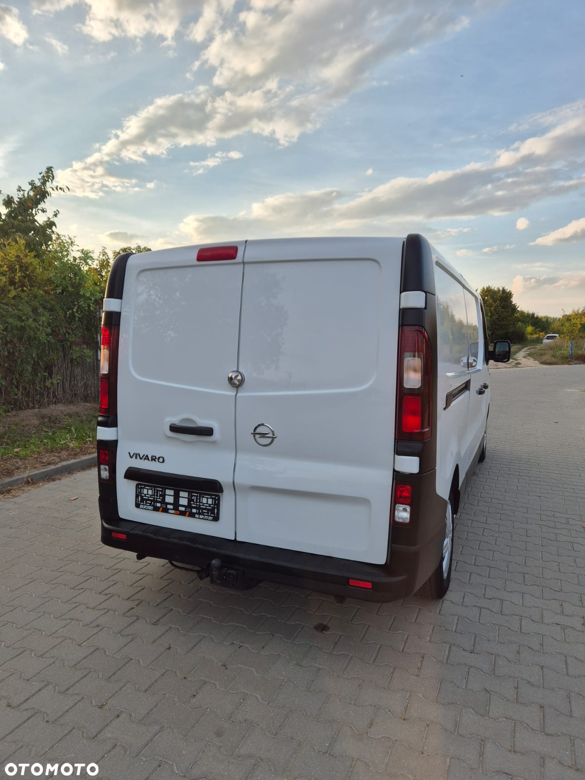 Opel Vivaro 2018r Long L2H1 150Tys km Super Stan - 8
