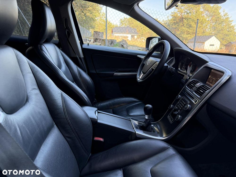 Volvo XC 60 D4 Edition Pro - 32